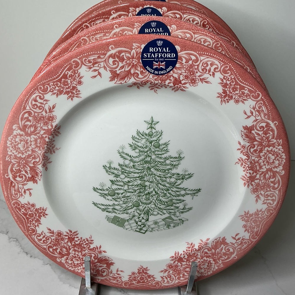 4 Royal Stafford Christmas Tree Dinner Pasta Plates Red Green White 10.5” New